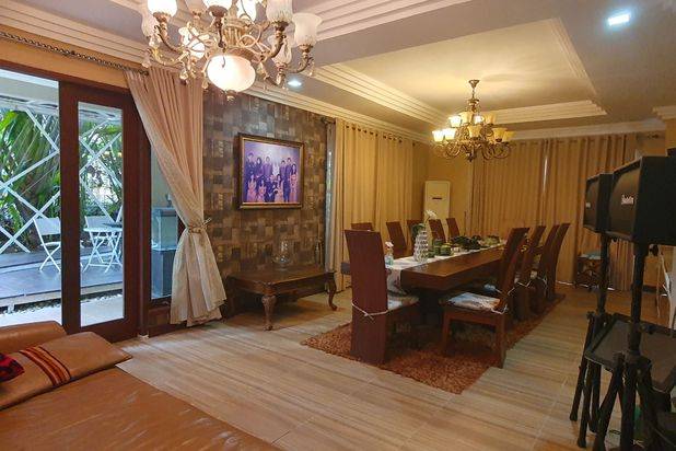 Di jual cepat rumah hook di villa panbil batam