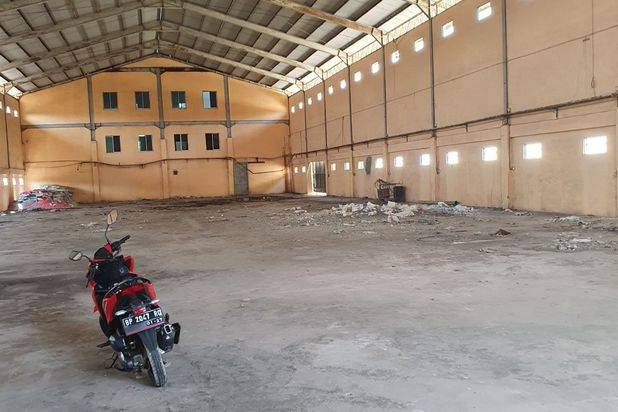 Dijual murah dibawah harga pasaran(lelang) pabrik plastik