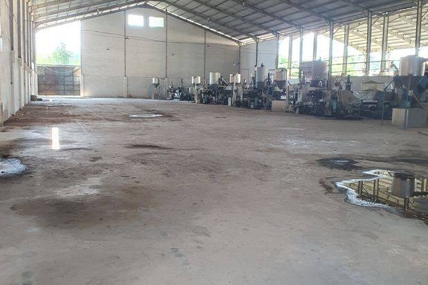 Dijual murah dibawah harga pasaran(lelang) pabrik plastik