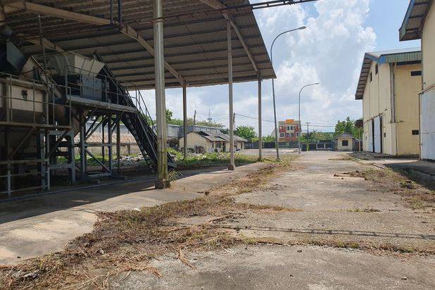 Dijual murah dibawah harga pasaran(lelang) pabrik plastik