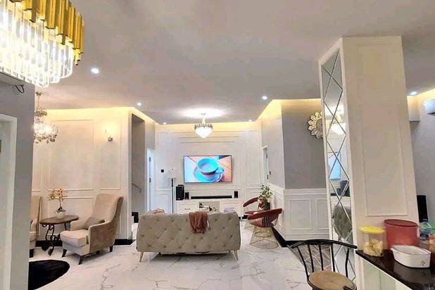 Di jual rumah full renovasi di the summer batam center
