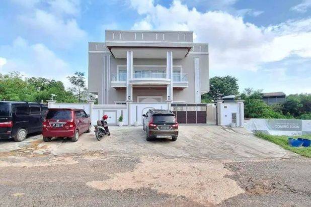 Dijual rumah mewah 2½ Lantai Plam spring Batam centre