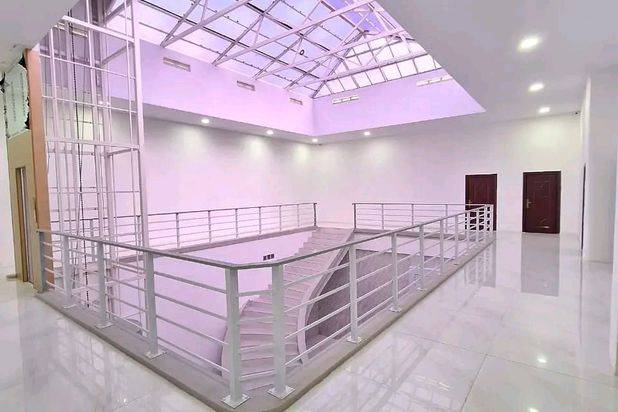 Dijual rumah mewah 2½ Lantai Plam spring Batam centre