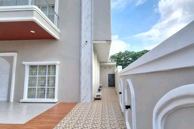 Dijual rumah mewah 2½ Lantai Plam spring Batam centre