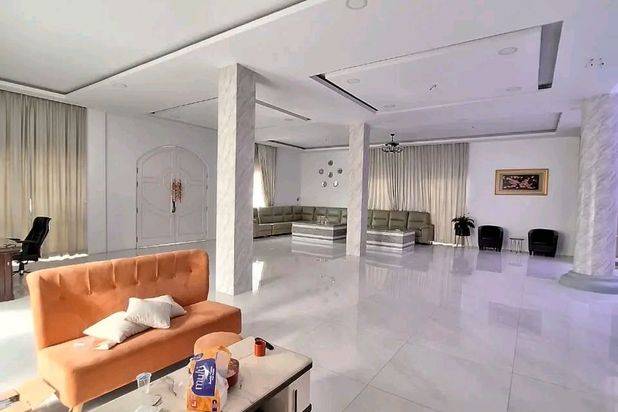 Dijual rumah mewah 2½ Lantai Plam spring Batam centre