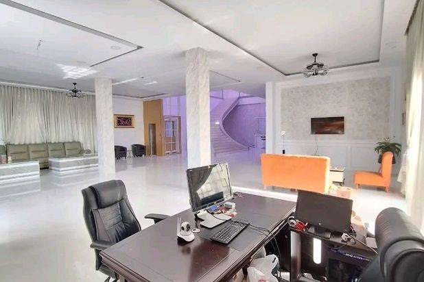 Dijual rumah mewah 2½ Lantai Plam spring Batam centre