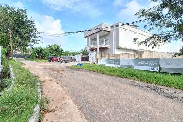 Dijual rumah mewah 2½ Lantai Plam spring Batam centre