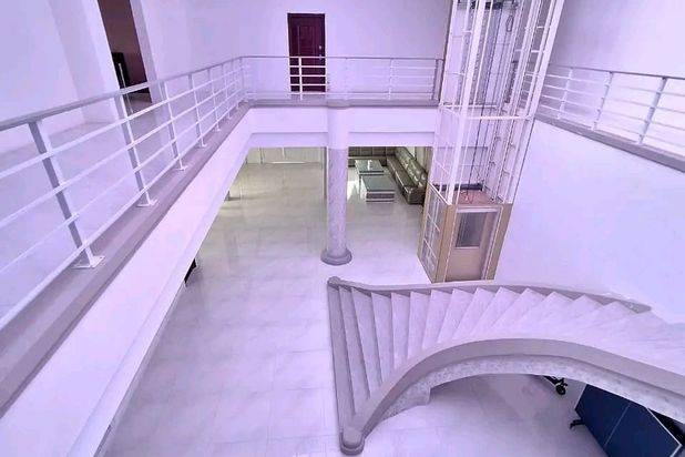 Dijual rumah mewah 2½ Lantai Plam spring Batam centre