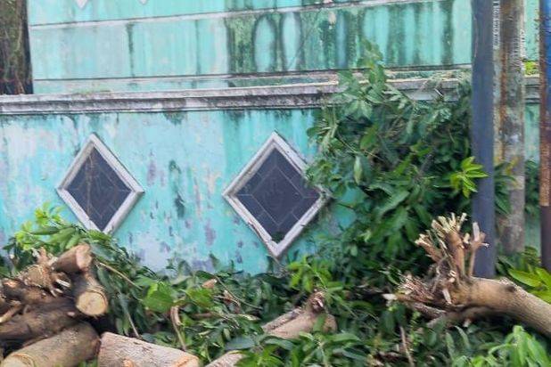 Rumah Rusak Hitung Tanah Dekat Taman Kopasus Serang