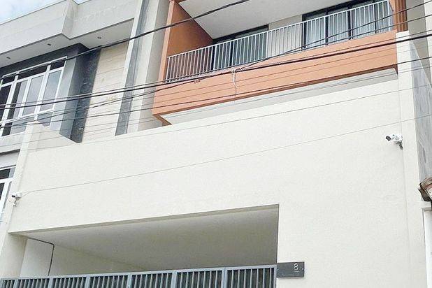 Dijual Cepat! Rumah Modern 4Lantai Jakarta Timur
