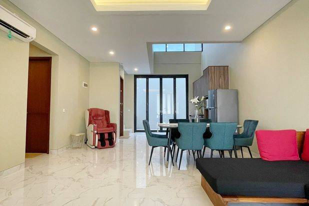 Dijual Cepat! Rumah Modern 4Lantai Jakarta Timur