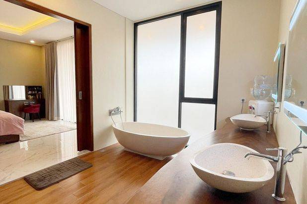 Dijual Cepat! Rumah Modern 4Lantai Jakarta Timur