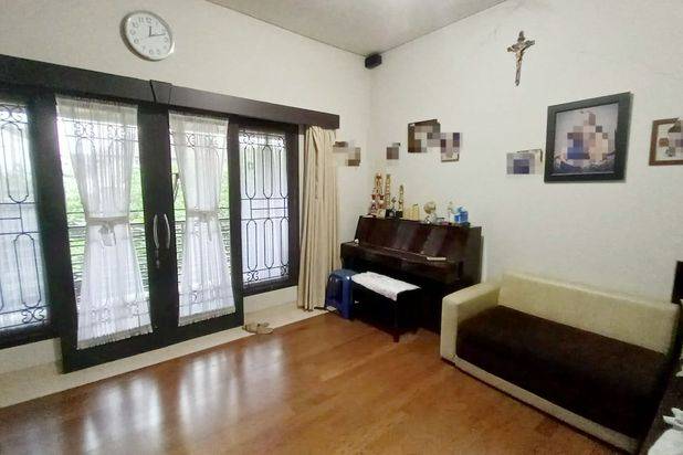 Dijual Cepat!Rumah Hoek di Kota Baru Parahyangan