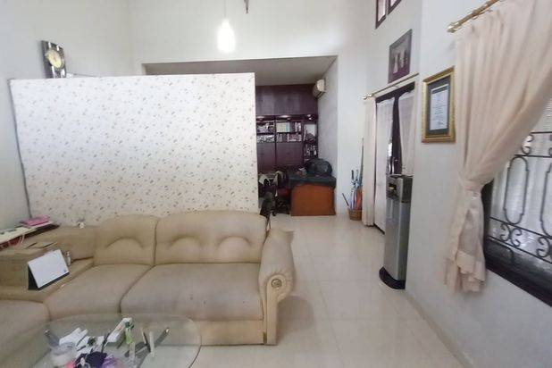 Dijual Cepat!Rumah Hoek di Kota Baru Parahyangan