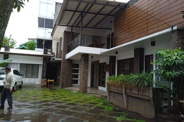 Rumah Pusat Bisnis Komersial Terusan Jalan Jakarta Bandung