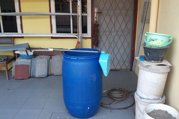 di Cluster delima harapan indah Bekasi barat rumah terawat jual cepat lingkungan cluster rapi transportasi ada akses trans jakarta ,mall,kuliner sekolah hrga sangat bs negoisasi