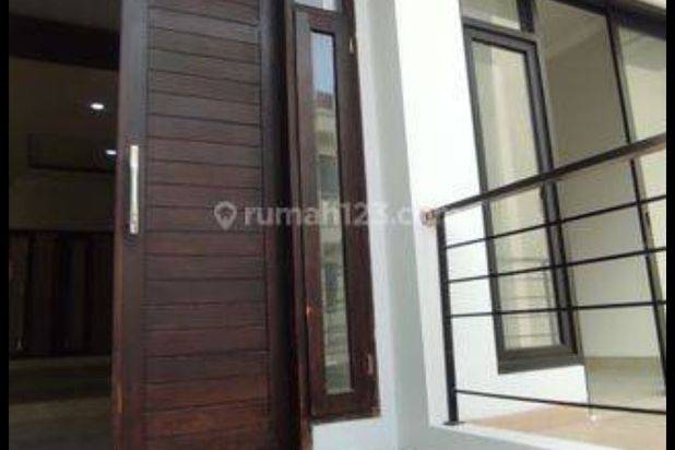 Mau jual cepat rumah hunian untuk keluarga milenal ,terletak di area prime jakarta barat fasilitas kuliner,RS,sekolah transportasi jalan tol DALKOT ke bandara & luar Jakarta mudah di jangkau ,,hrga sangat bisa di tawar