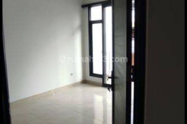 Mau jual cepat rumah hunian untuk keluarga milenal ,terletak di area prime jakarta barat fasilitas kuliner,RS,sekolah transportasi jalan tol DALKOT ke bandara & luar Jakarta mudah di jangkau ,,hrga sangat bisa di tawar