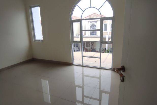Jarang ada 2 rumah gandeng rumah baru standar developer di JAKARTA GARDEN.CITY CAKUNG SUDAH ADA AKSES TOL DEKAT KE AKSES TOL.LUAR KOTA FASILITAS LENGKAP SEKOLAH KULINER RUMAH SAKIT,PERKANTORAN,