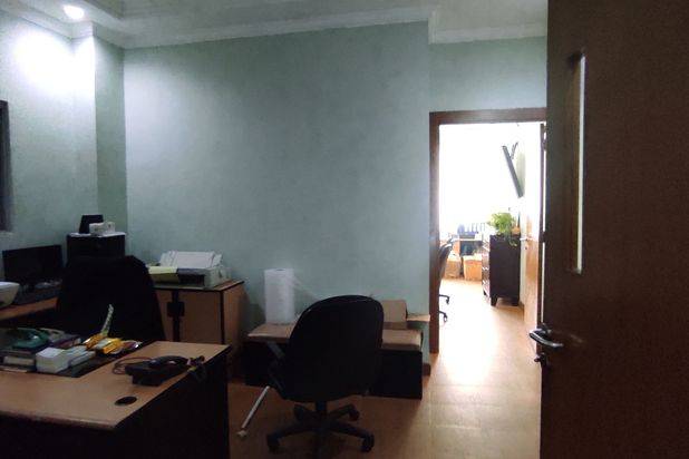 Jarang ada ruko terletak di JALAN UTAMA SURYO PRANOTO JAKARTA PUSAT, SENTRAL ,bisnis jakarta kota transportasi terjangkau cepat ,MRT, COMUTTER,TRANSJAKRTA,HRGA JUAL GA ADA LAWAN MURAHNyA