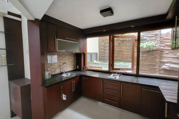Rumah Terawat Dekat Pvj Mall di Setra Indah Bandung