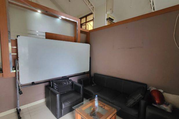 Rumah Terawat Dekat Pvj Mall di Setra Indah Bandung