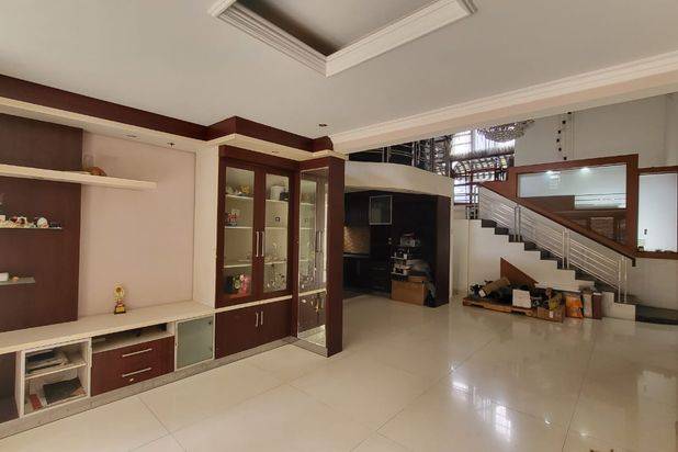 Rumah Terawat Dekat Pvj Mall di Setra Indah Bandung