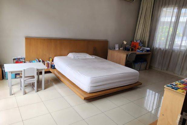 Pabrik, Kantor Dan Rumah Tinggal di Komplek Industri Kopo Bandung