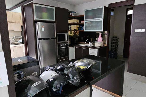 Pabrik, Kantor Dan Rumah Tinggal di Komplek Industri Kopo Bandung