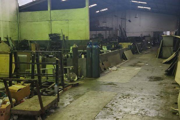 Pabrik, Kantor Dan Rumah Tinggal di Komplek Industri Kopo Bandung