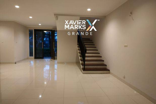 Disewakan Rumah View Golf di Araya Golf, Malang