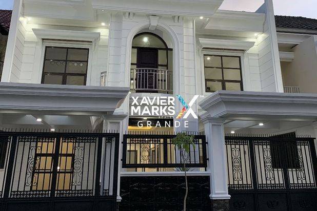 Dijual Rumah Modern di Araya Golf, Malang