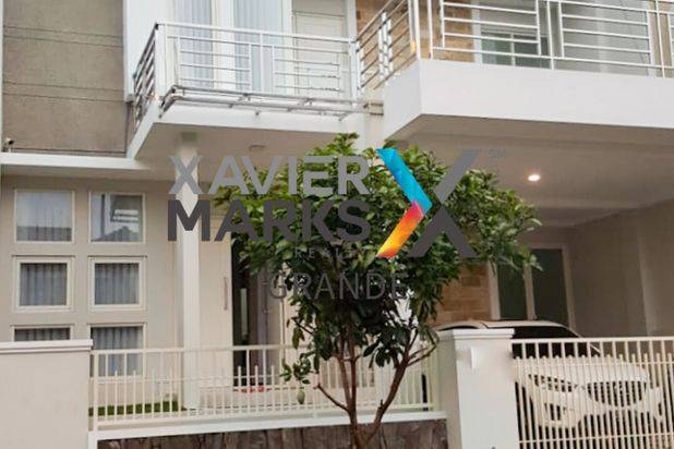 Dijual Rumah 2 Lantai Spacious Modern di Villa Puncak Tidar, Malang