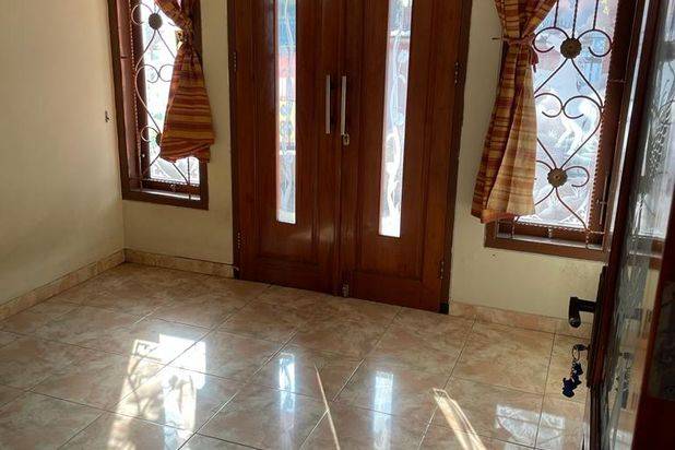 Dijual Cepat Rumah Hook 2 Lantai di Jl. Papa Papa, Malang