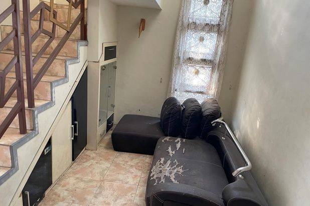 Dijual Cepat Rumah Hook 2 Lantai di Jl. Papa Papa, Malang