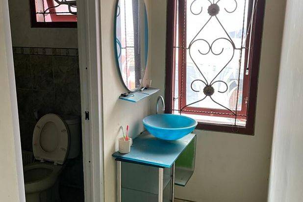 Dijual Cepat Rumah Hook 2 Lantai di Jl. Papa Papa, Malang