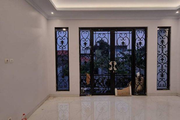 Rumah Baru Siap Huni Dalam Komplek di Kebagusan Jakarta Selatan