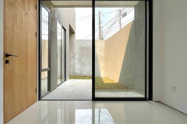 Townhouse Siap Huni di Pondok Indah Jakarta Selatan