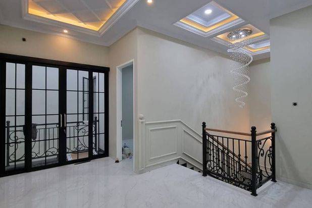 Rumah 3 Lantai Baru Unfurnished SHM di Jagakarsa, Jakarta Selatan