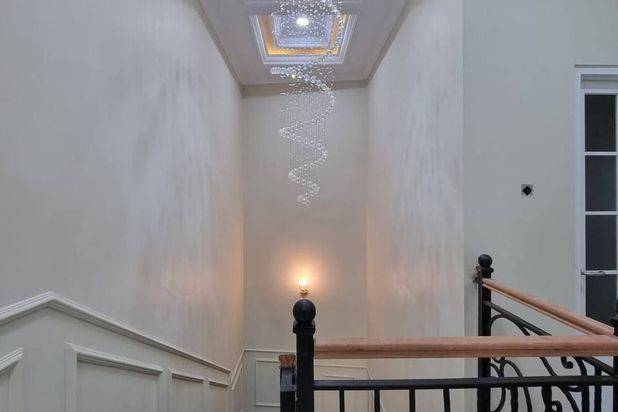 Rumah 3 Lantai Baru Unfurnished SHM di Jagakarsa, Jakarta Selatan