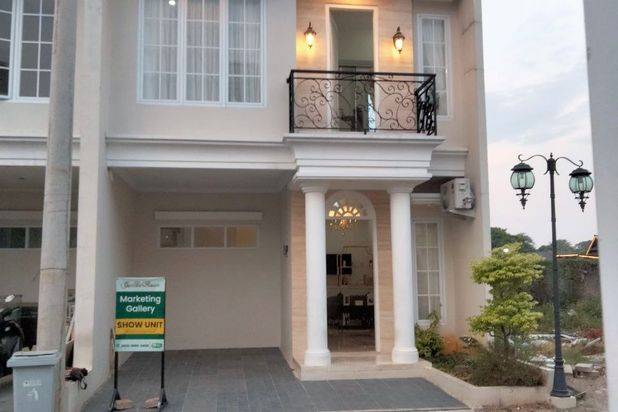 Rumah Mewah Ready Dan Inden Lokasi Strategis Depan Lapangan Terbang Pondok Cabe