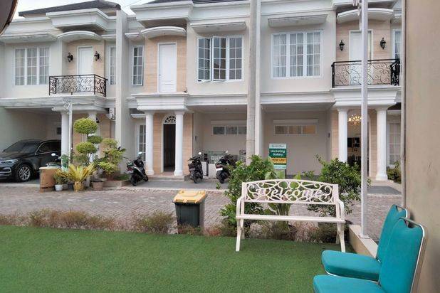Rumah Mewah Ready Dan Inden Lokasi Strategis Depan Lapangan Terbang Pondok Cabe
