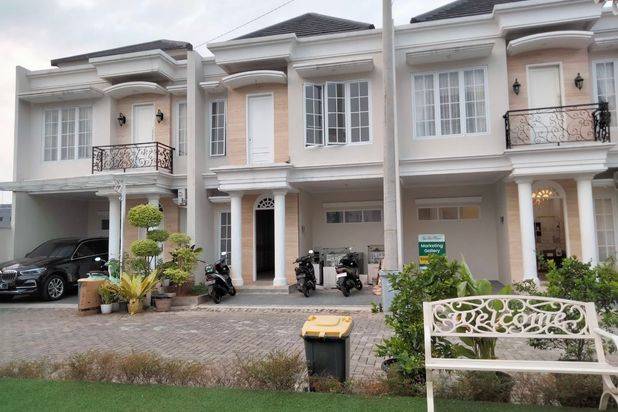 Rumah Mewah Ready Dan Inden Lokasi Strategis Depan Lapangan Terbang Pondok Cabe