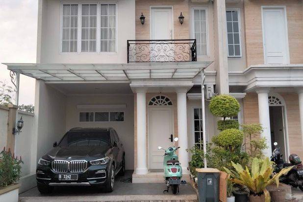 Rumah Mewah Ready Dan Inden Lokasi Strategis Depan Lapangan Terbang Pondok Cabe
