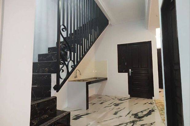 Rumah Baru 2 Lantai Dalam Cluster Pinggir Jalan Utama Gas Alam Cimanggis Depok