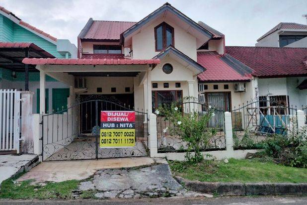 Rumah cantik 2 lantai siap huni di Sukajadi
