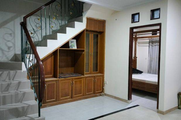 Rumah cantik 2 lantai siap huni di Sukajadi