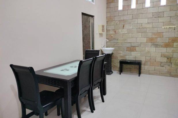 Rumah cantik minimalis 1.5 lantai siap huni di Sukajadi