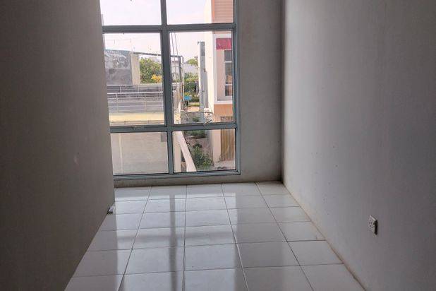 Ruko cantik 2 lantai siap pakai untuk usaha