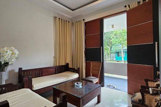Rumah hook cantik & luas 2 lantai siap huni di Grand Summit